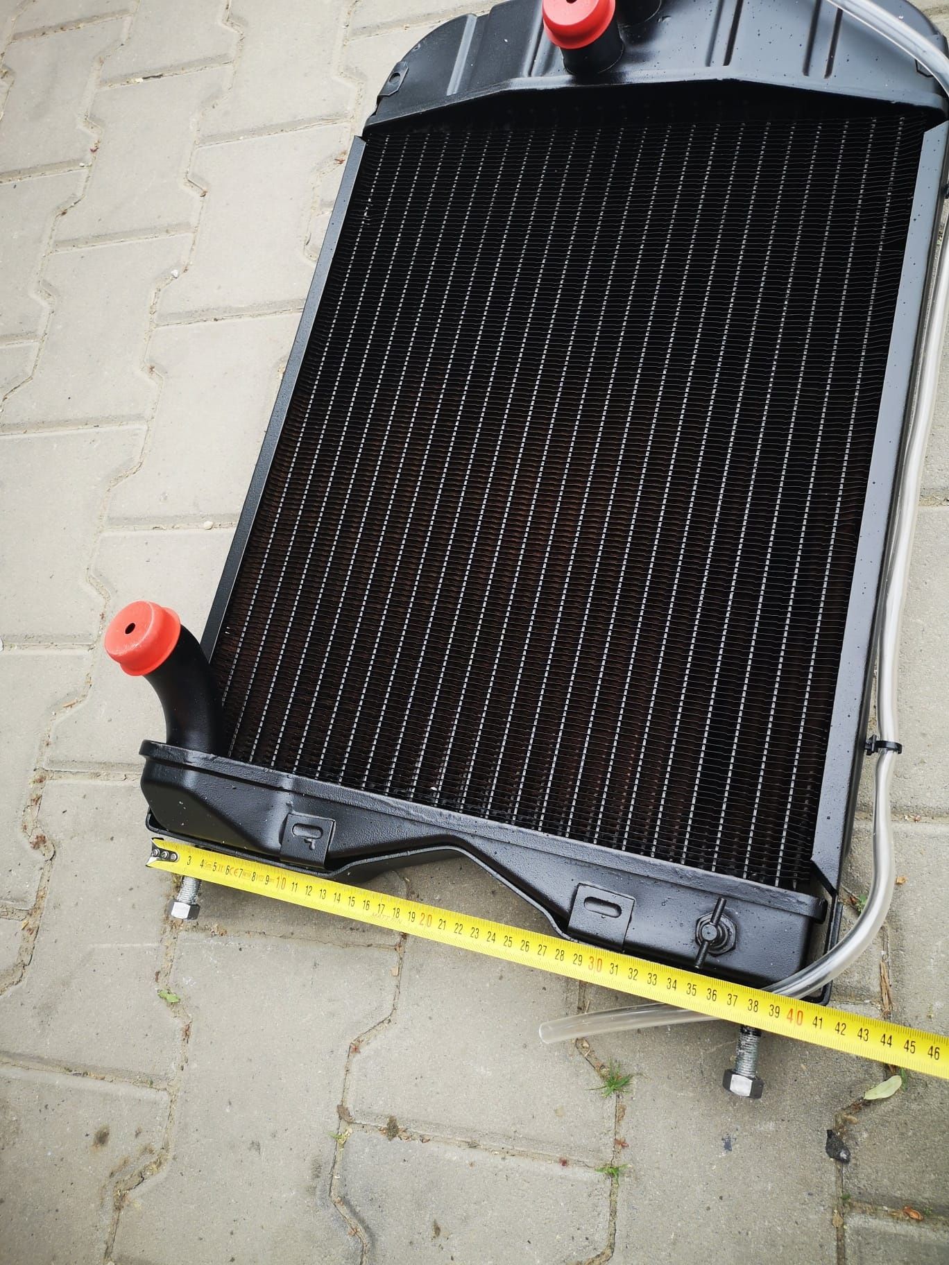 Radiator tractor:Massey ferguson 135 .35
Massey Ferguson
Seria : 100
1