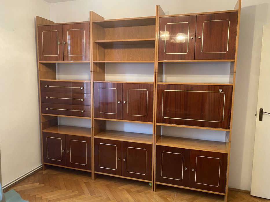 Biblioteca mobila
