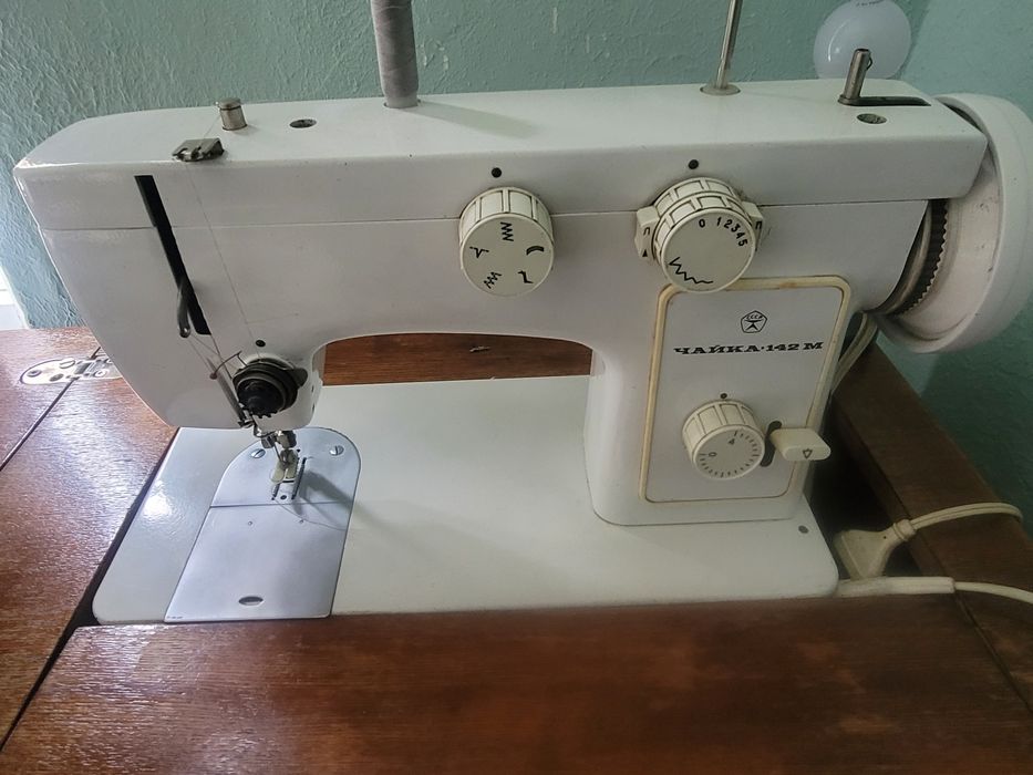 Швейная машинка Чайка