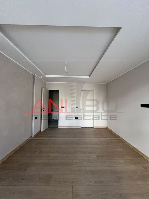 ДО ЮЖЕН ПАРК И МОЛ ПАРАДАЙС! АНИ-БО Недвижими имоти предлага за прода