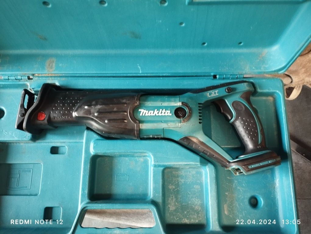 Makita DJR181 - Акумулаторен саблен трион