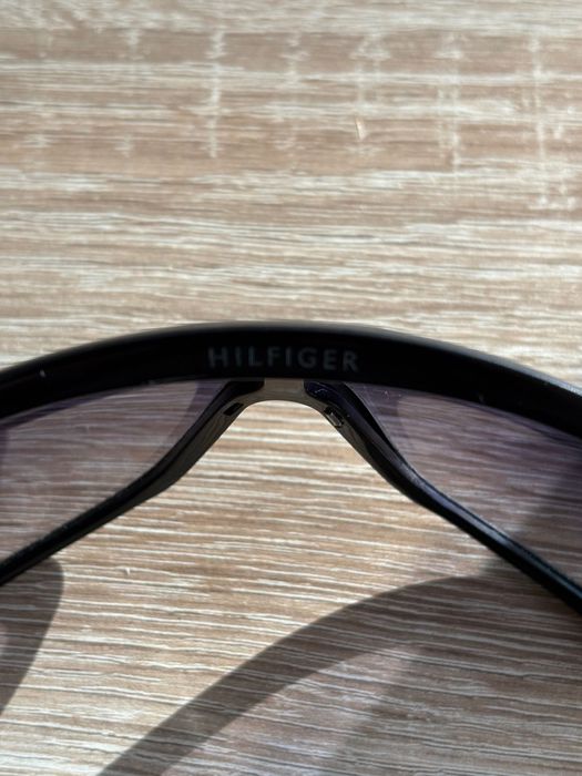 Слънчеви очила Tommy Hilfiger