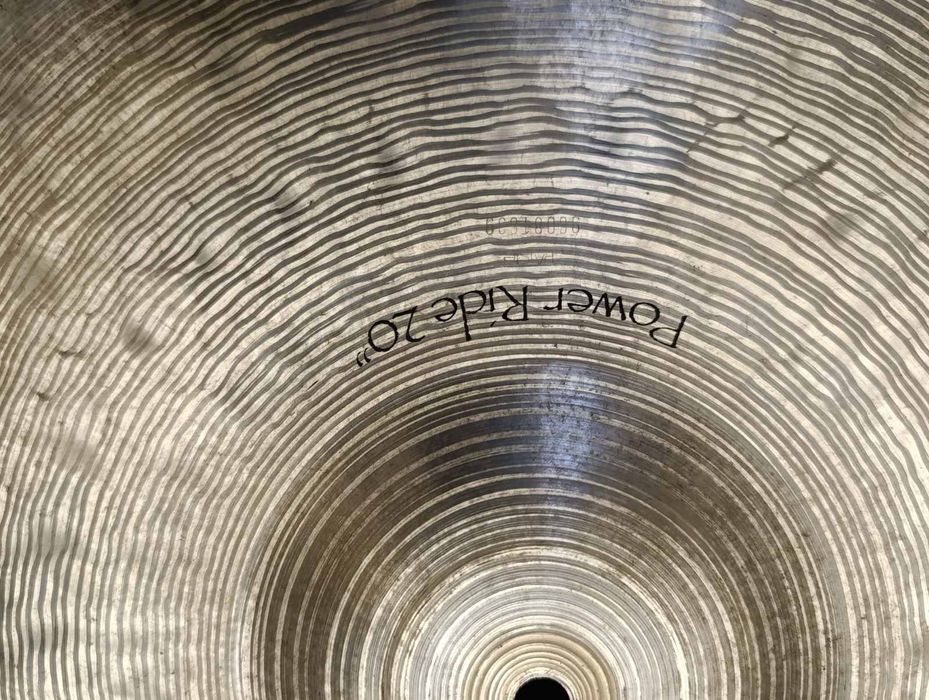 Продавам Швейцарски чинели Paiste!