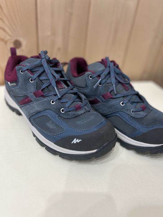 Incaltaminte impermeabila drumetie, marimea 38