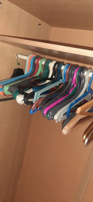 Плечики для одежды. Б/у 25 шт.