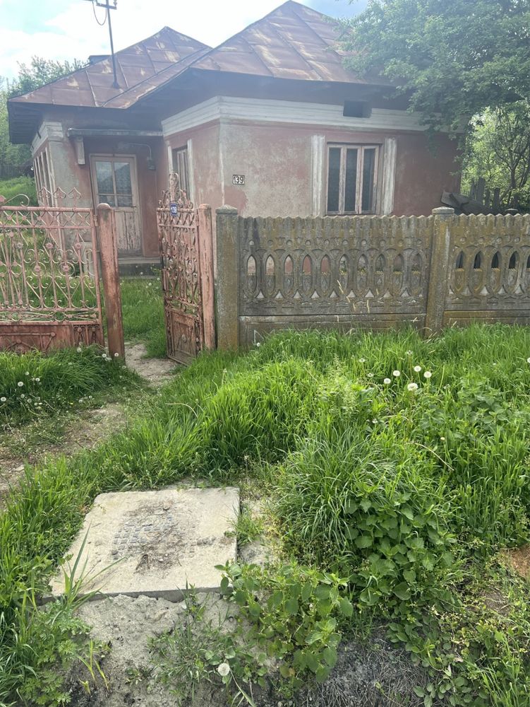 Casa cu teren generos in centrul comunei Ghercesti