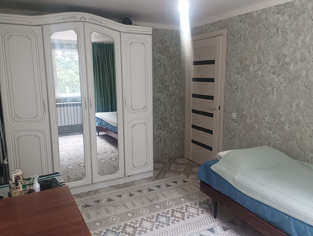 Продаётся 2 дома на одном участке