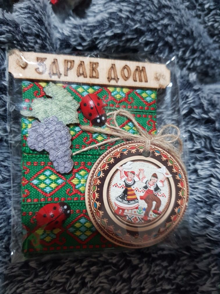 Магнити с народни мотиви/ мартеници