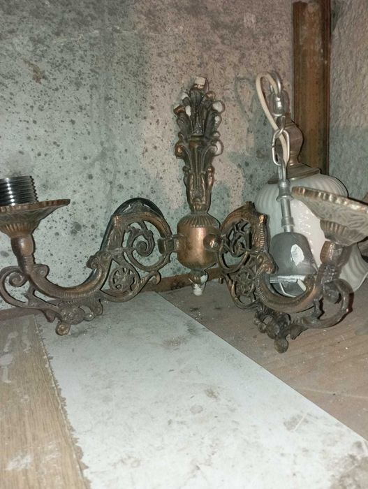 Продавам 2 броя  ретро аплици за стена