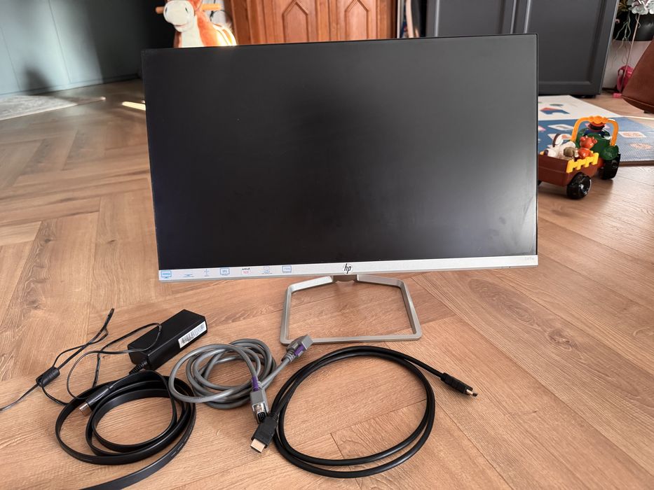 Monitor HP 24fw, 23.8” IPS, Full HD – ca nou + cabluri cadou – 400 lei
