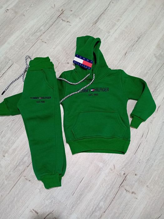 Treninguri copii vatuite
Bumbac gros 3 ate
 
Rosu 3 5  8  9 11 12
Alba