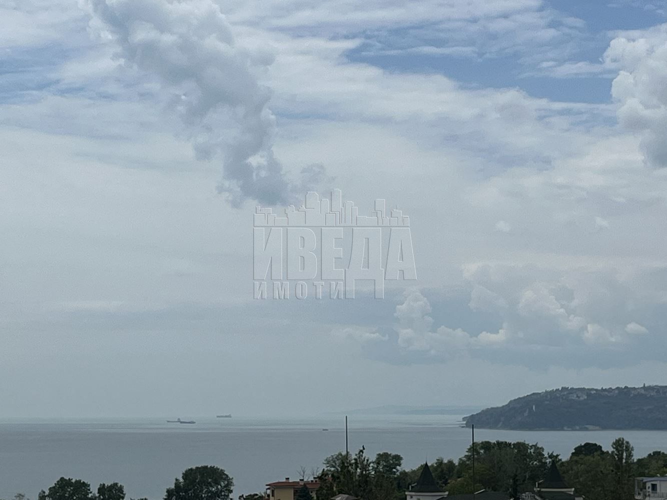 Луксозен двустаен апартамент с морска панорама в сърцето на Бриз
