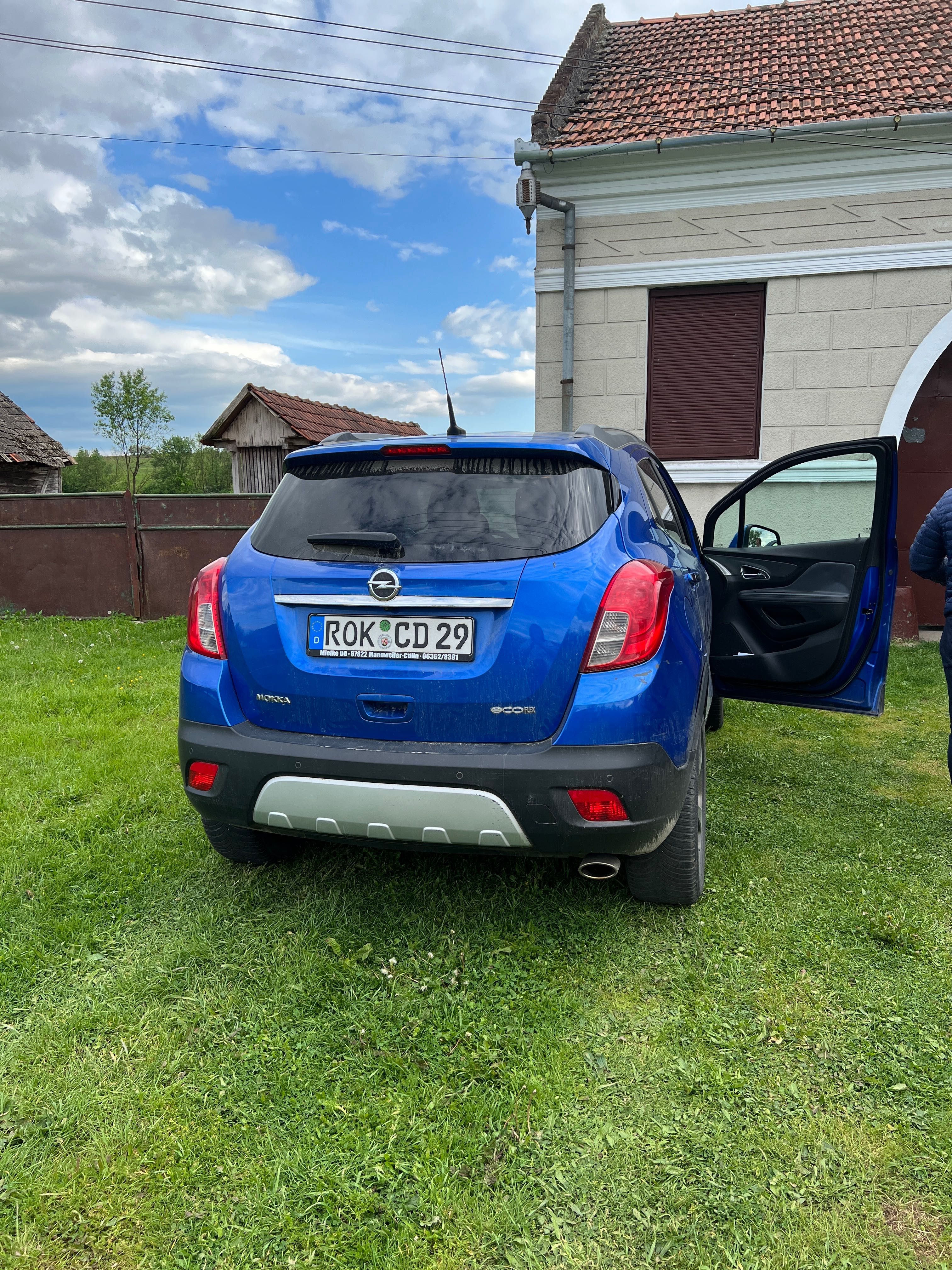 Opel Mokka albastru metalizat