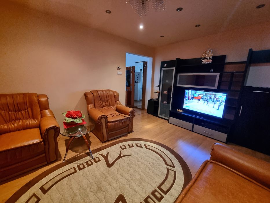 Vand apartament cu 2 camere!