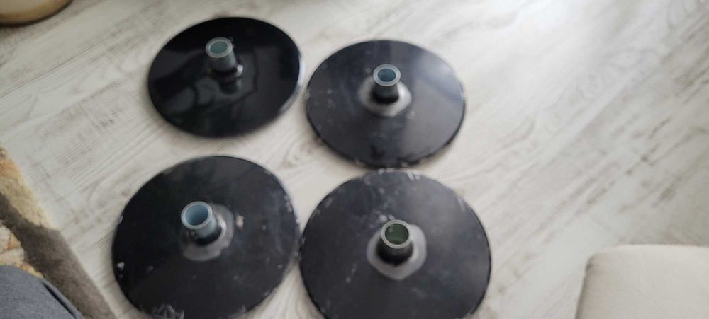 Suporti metal pentru boxe