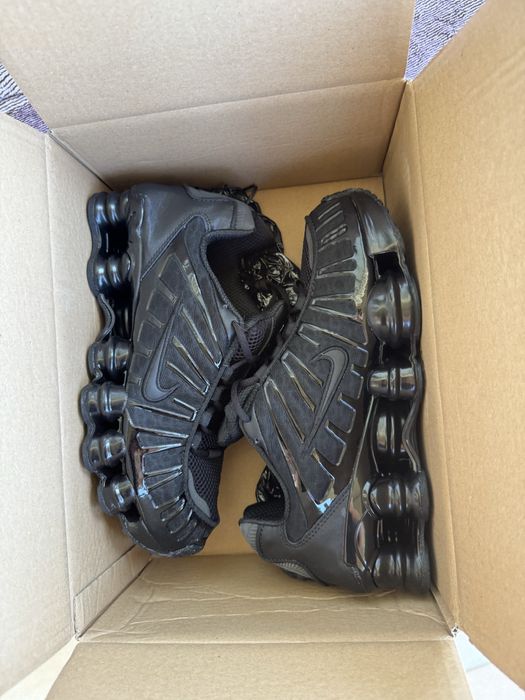 Nike SHOX 44 black reflective