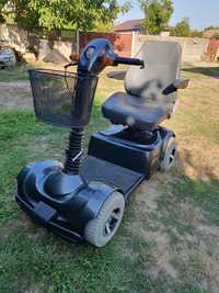 Scuter electric dizabilitați persoane cu handicap. căruț electric pers