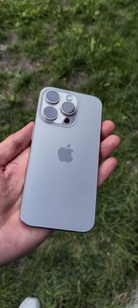Продавам Iphone 15 pro 256gb за 15ProMax