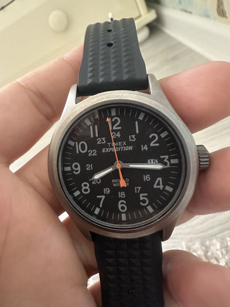 Timex часы кварцевые почти новые