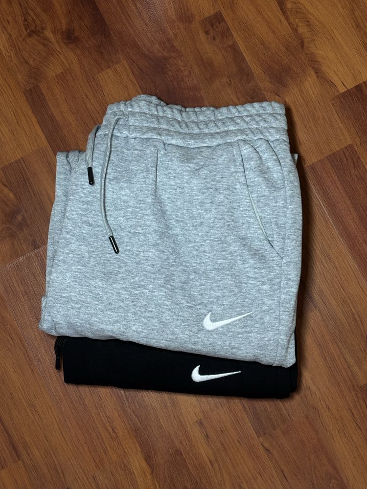 Трико nike прямого кроя,однотонный