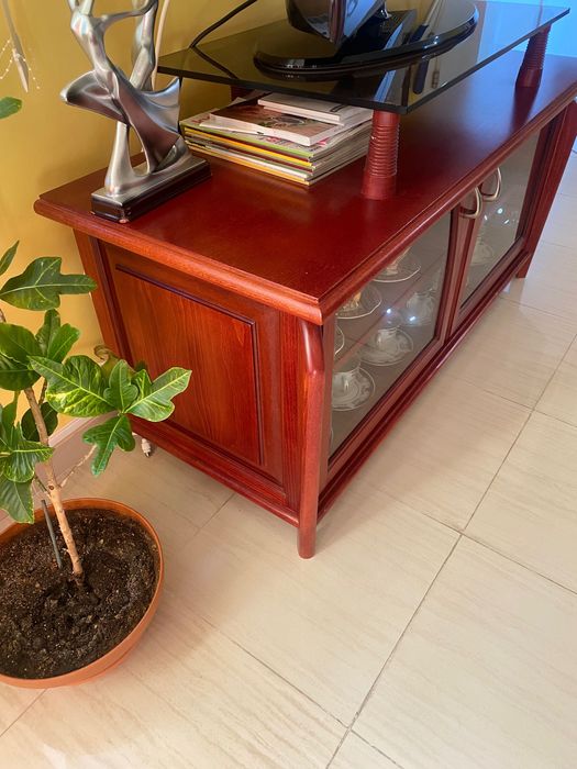 Тв шкаф и витрина