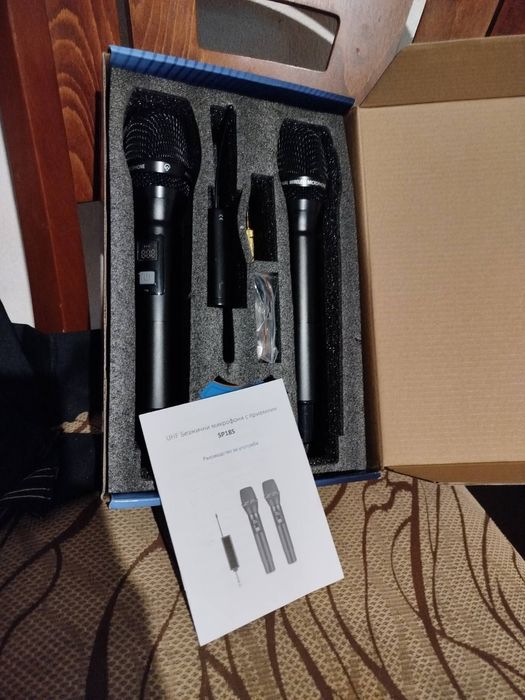 Колона Sony MHC-V13 със два микрофона комплект