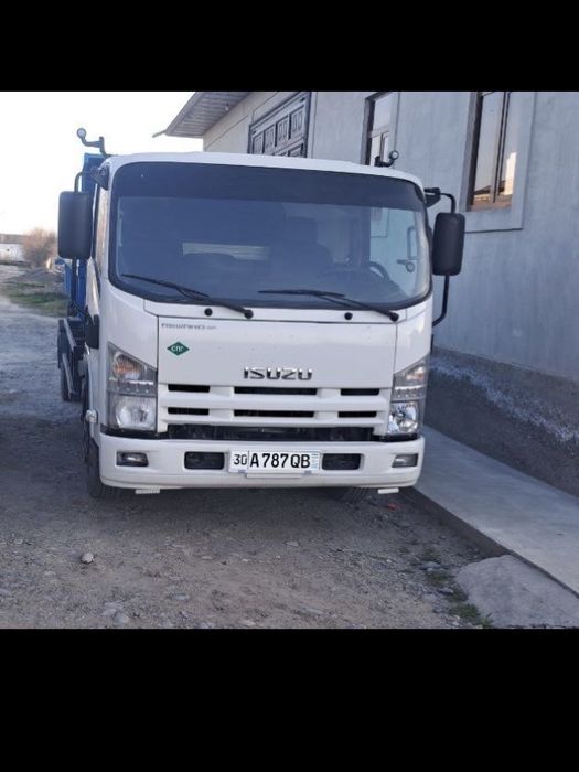 Isuzu samosval SNG