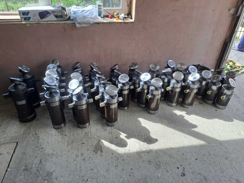 Cilindri de basculare fabricatie Italia 7 T.