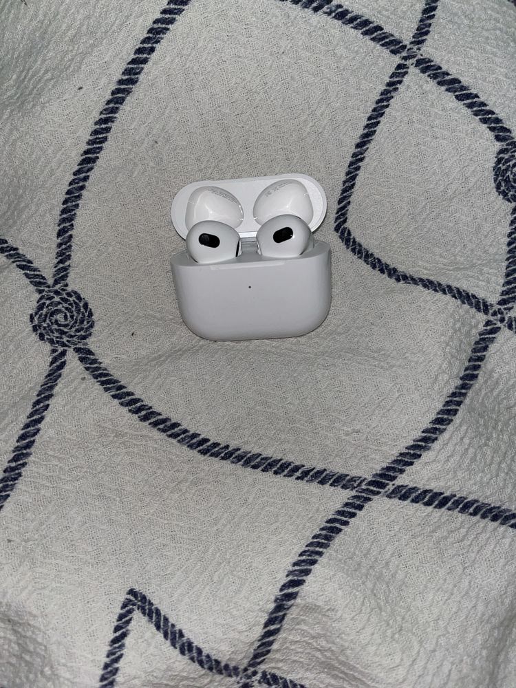Airpods 3 в отличном состоянии