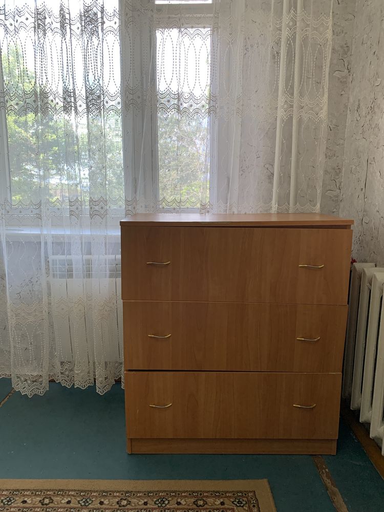 Комод б/у, имеется 3 ящика