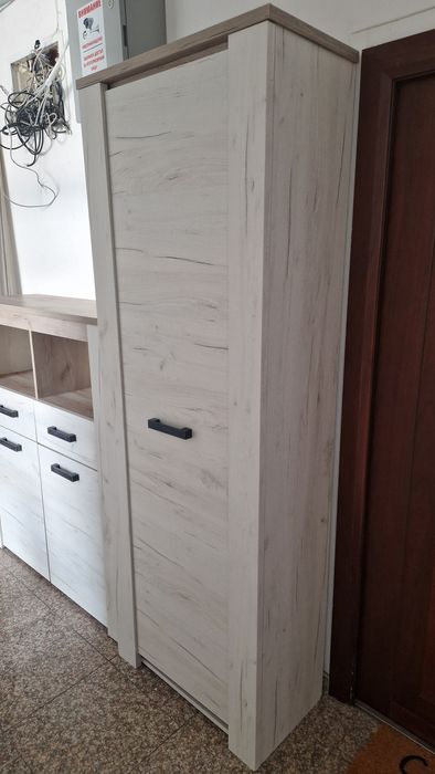 Комод и вертикален шкаф