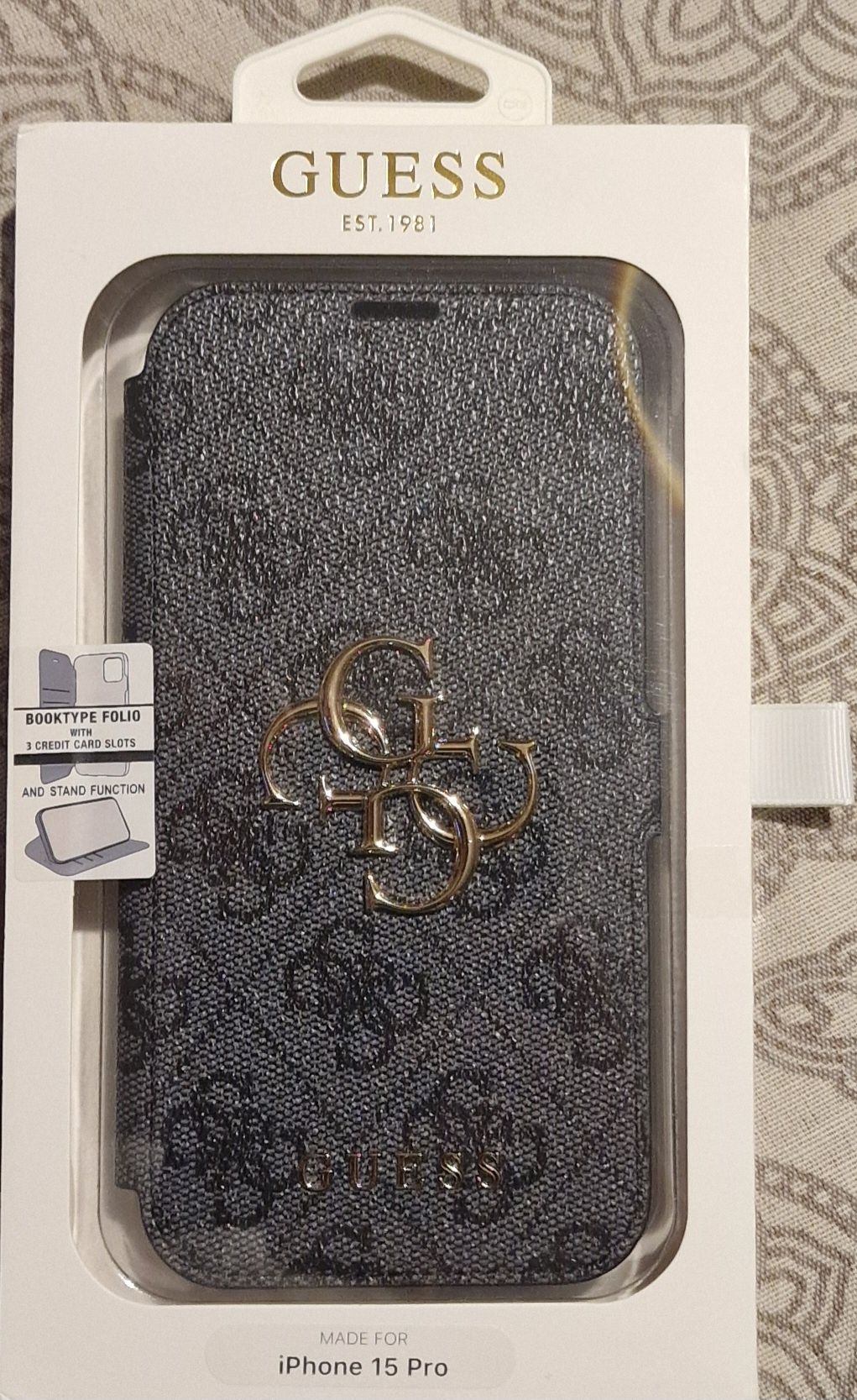 Продавам чисто нов оригинален калъф-тефтер Guess за iphone 15  pro