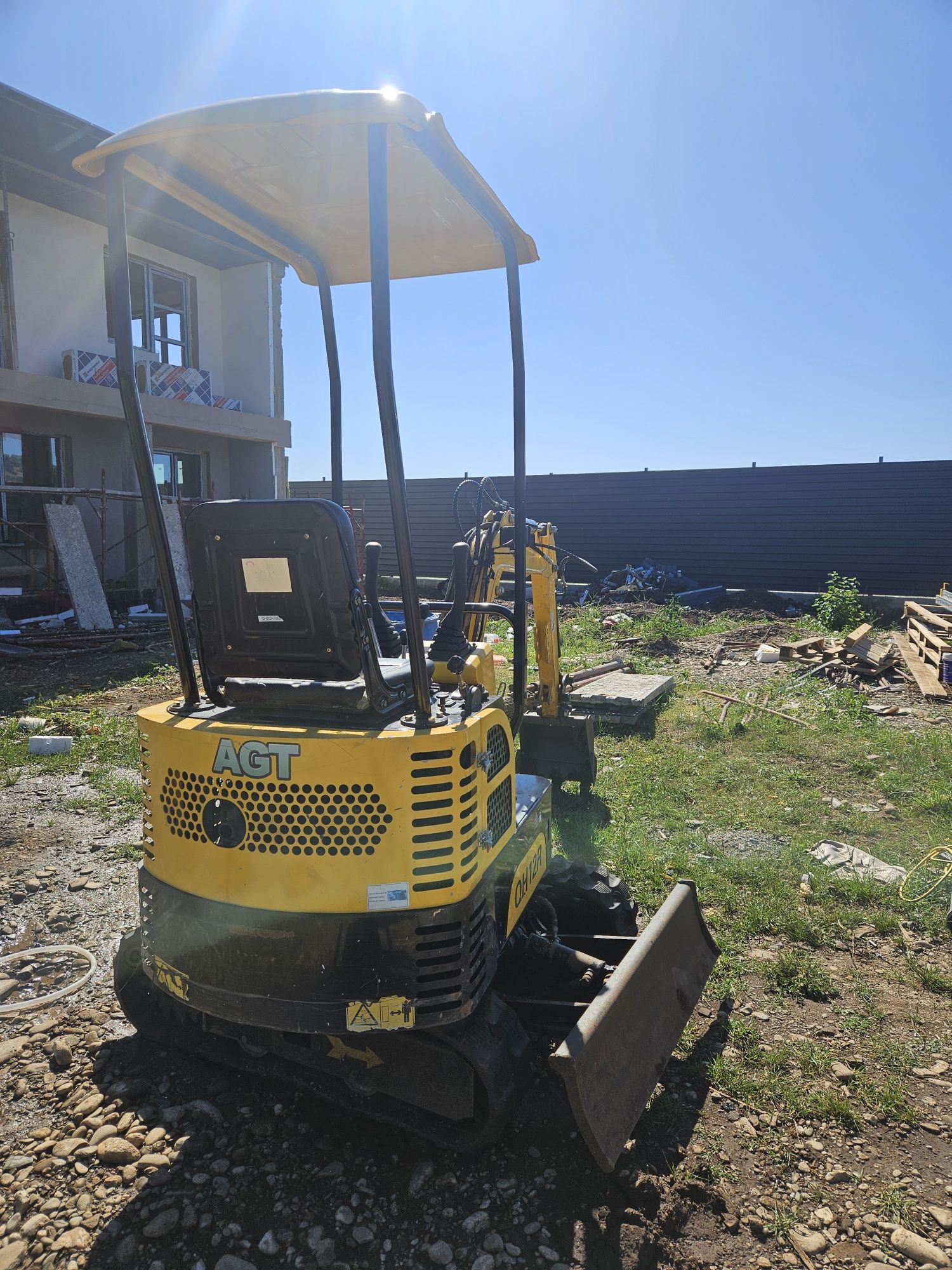 Vând Mini Excavator