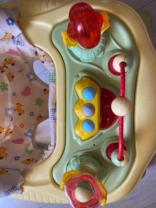 Проходилка в отлично състояние с музика