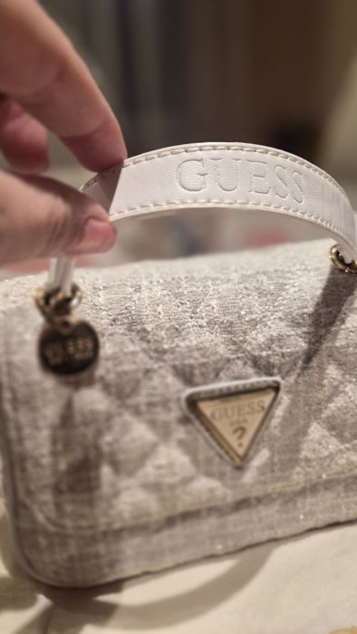 Чанта Guess бяла