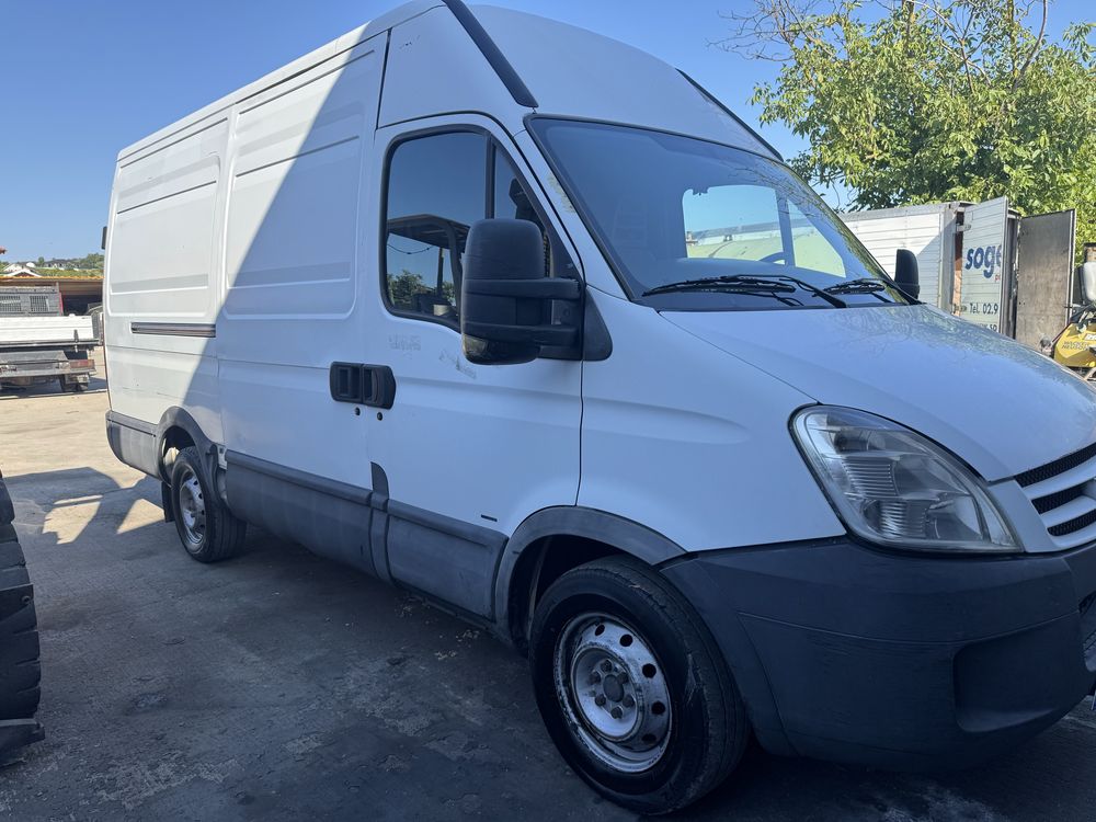 Iveco microbuz punte simpla 35s12 2009