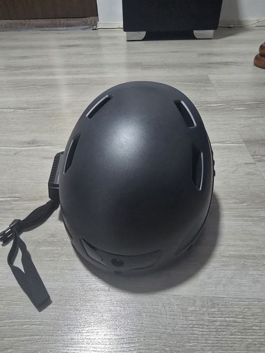 Vând cască pentru bicicletă inteligentă