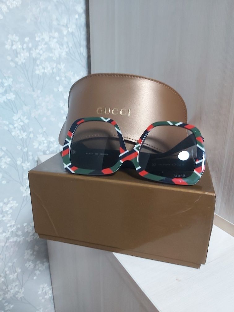Очки солнцезащиные  Gucci