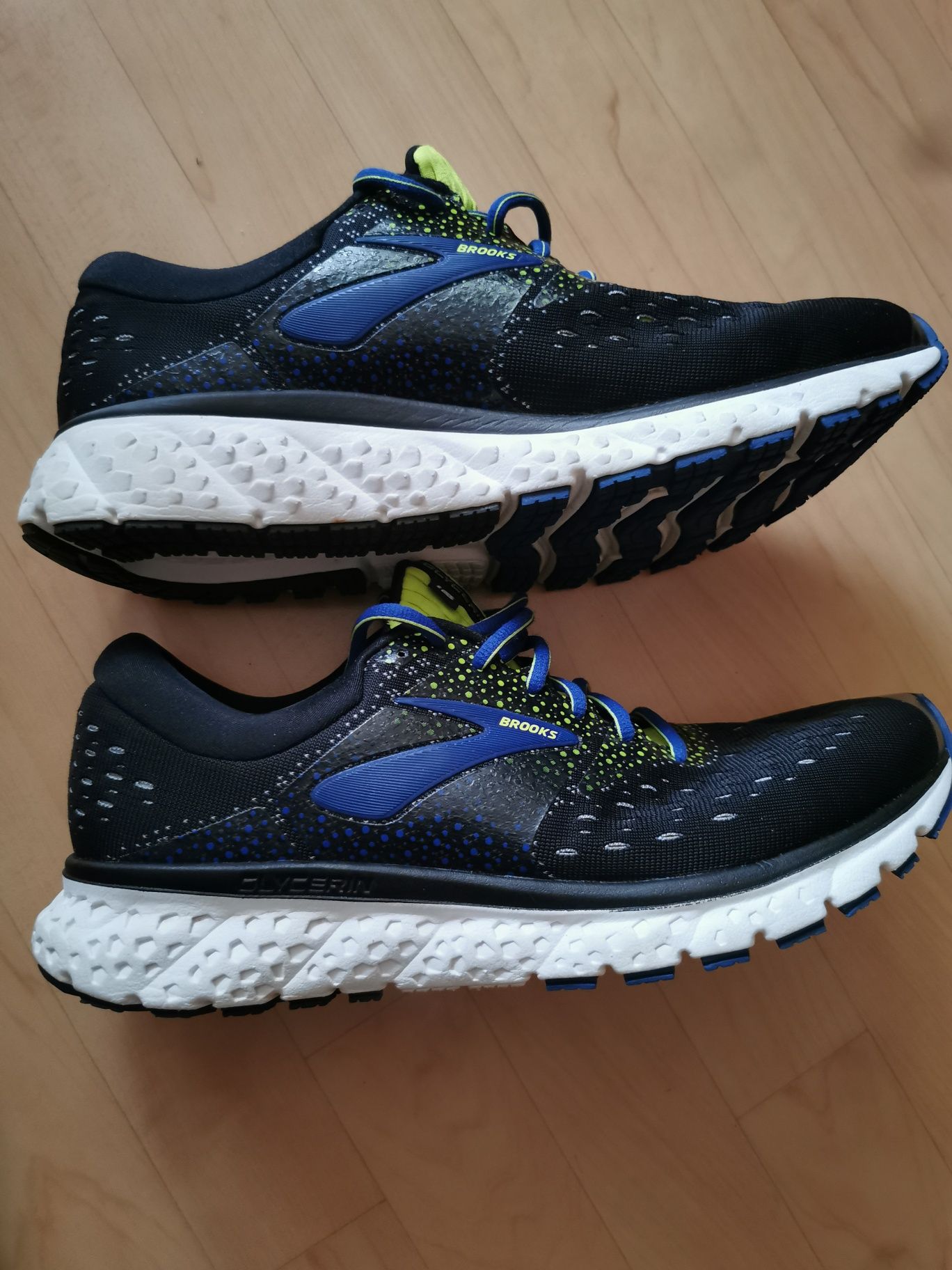 Adidași Brooks glycerin 16