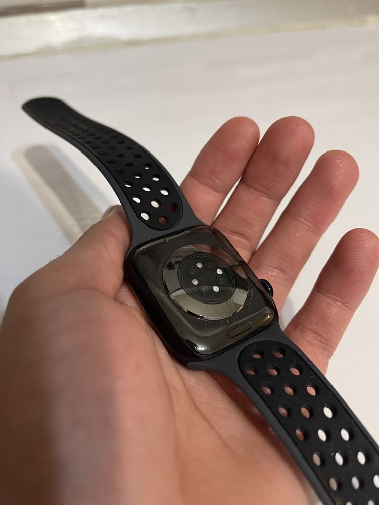 Apple Watch 9, 45mm.