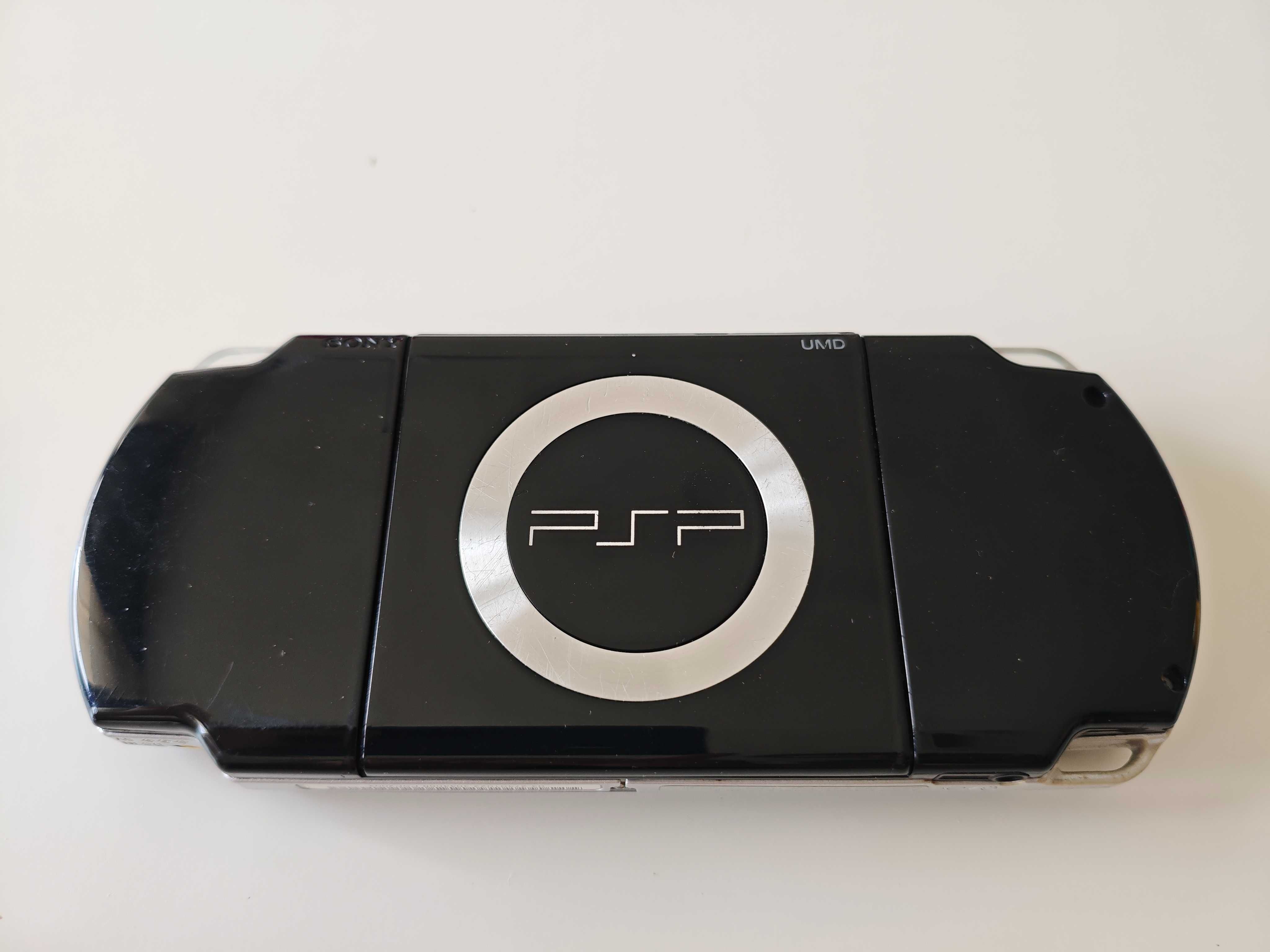 Sony PSP Playstation Portable 2000 - Качени много игри