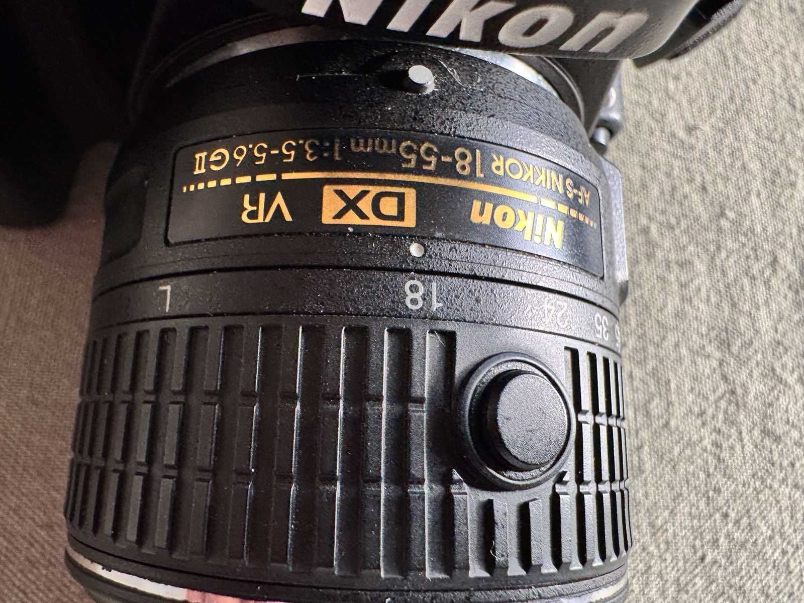 Продавам фотоапарат Nikon D3300