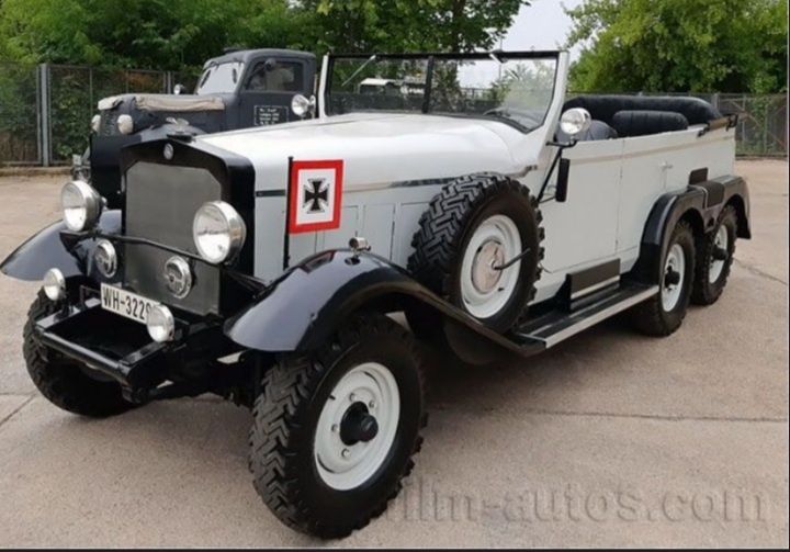 Первый мерседес БЕНЦ 1901 годов.