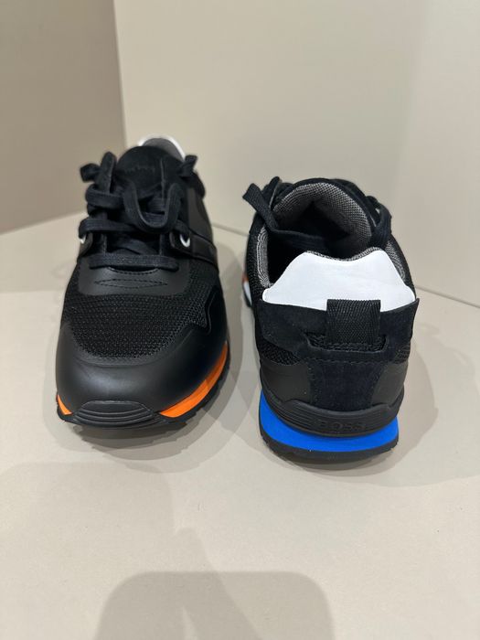 Boss sneakers нови
