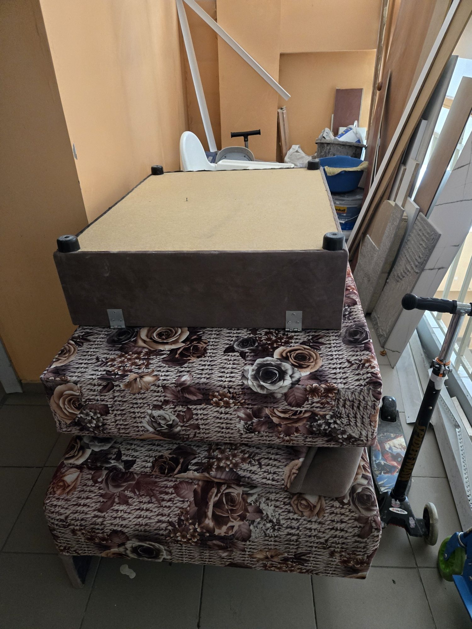 Продам маленький диван