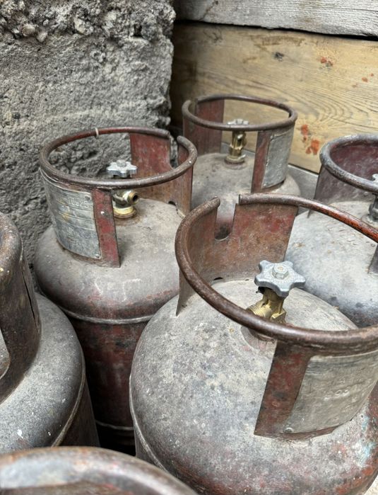 Продам пропан газовый балон с вентелям 3 шт осталось