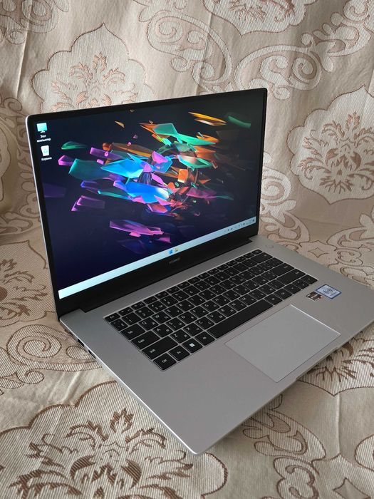 Huawei MateBook D15 (BOM-WXX9) / Ryzen 5 5500U / 8 ГБ / 256 ГБ SSD