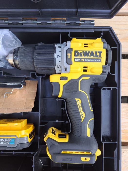 Filetantă mașină de găurit si însurubat profesională Dewalt DCD805