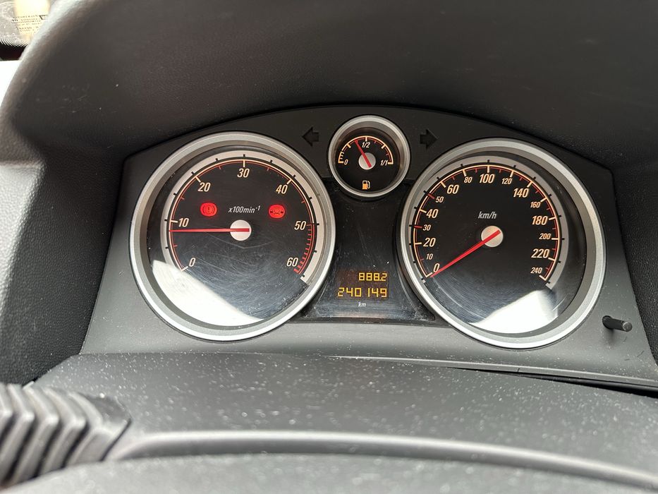 Opel astra h gtc 1.9 diesel