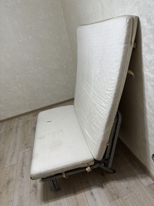 Бесплатно отдам раскладушку кровать и как диванчик можно